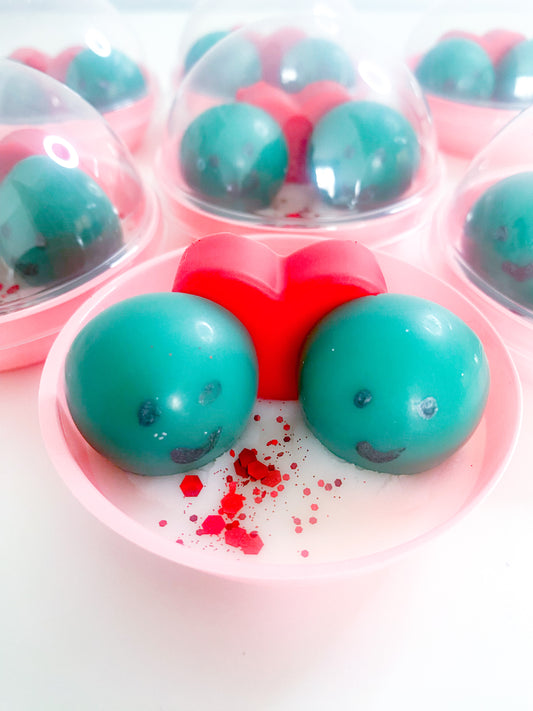 Valentines Peas In A Pod Wax Melt Globe